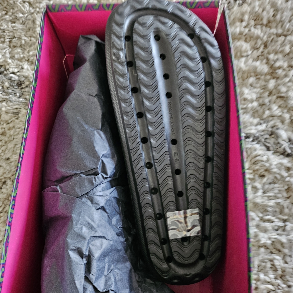 Tory Burch Black Flip Flop Sandals | Visible Logo | Adidas Style | Ultra Comfort - Picture 4 of 5